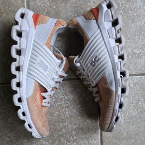 On Cloud Shoes - Women's 7.5